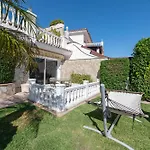 Villa With Sea Views & Heated Pool