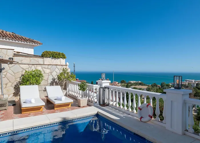 Villa With Sea Views & Heated Pool