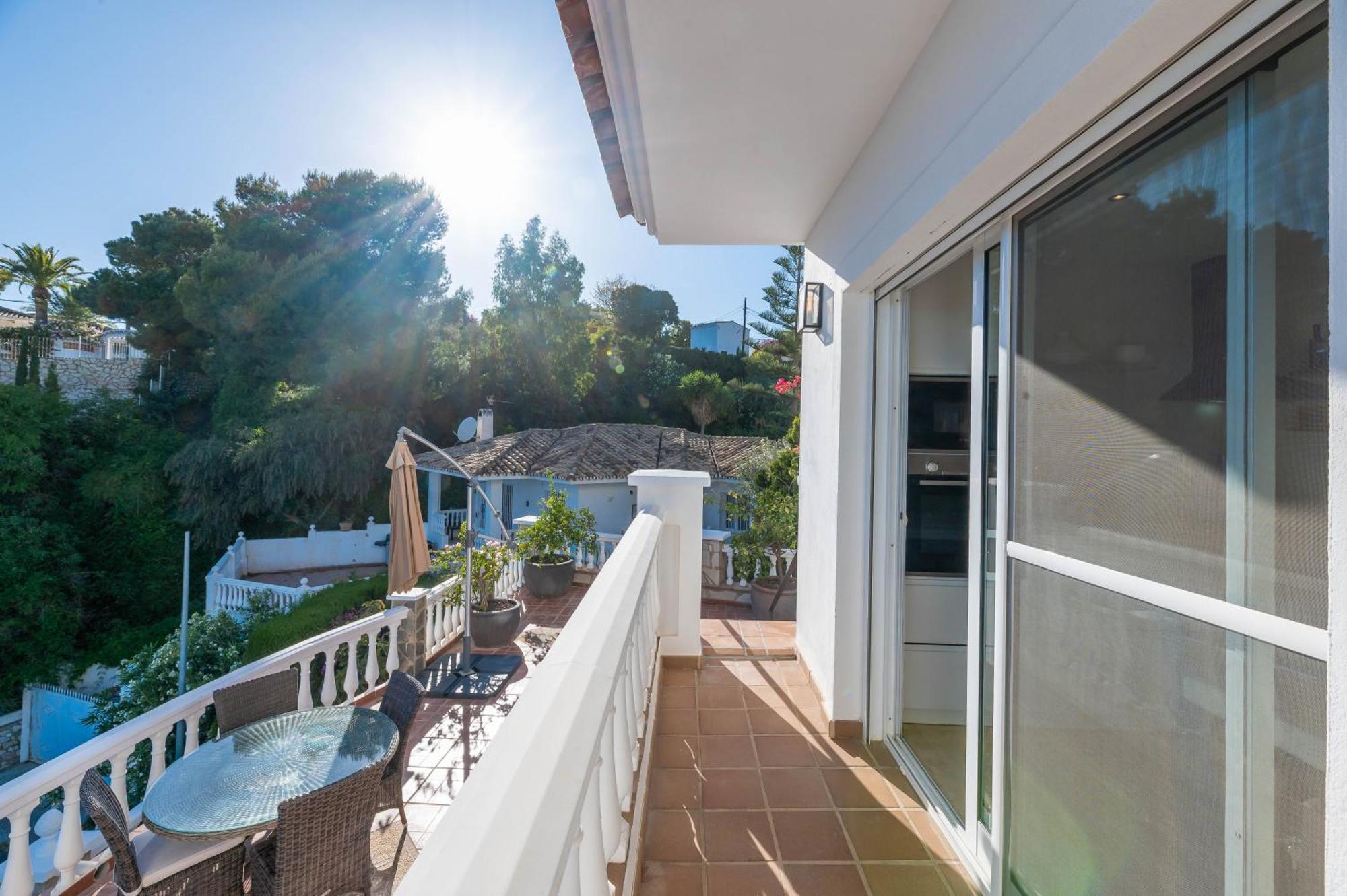 Holiday home With Sea Views & Heated Pool *