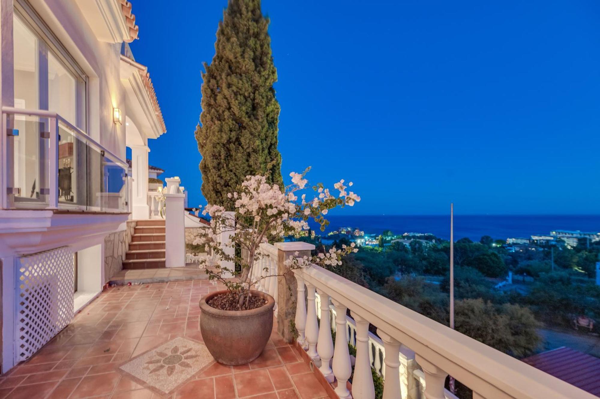 With Sea Views & Heated Pool *