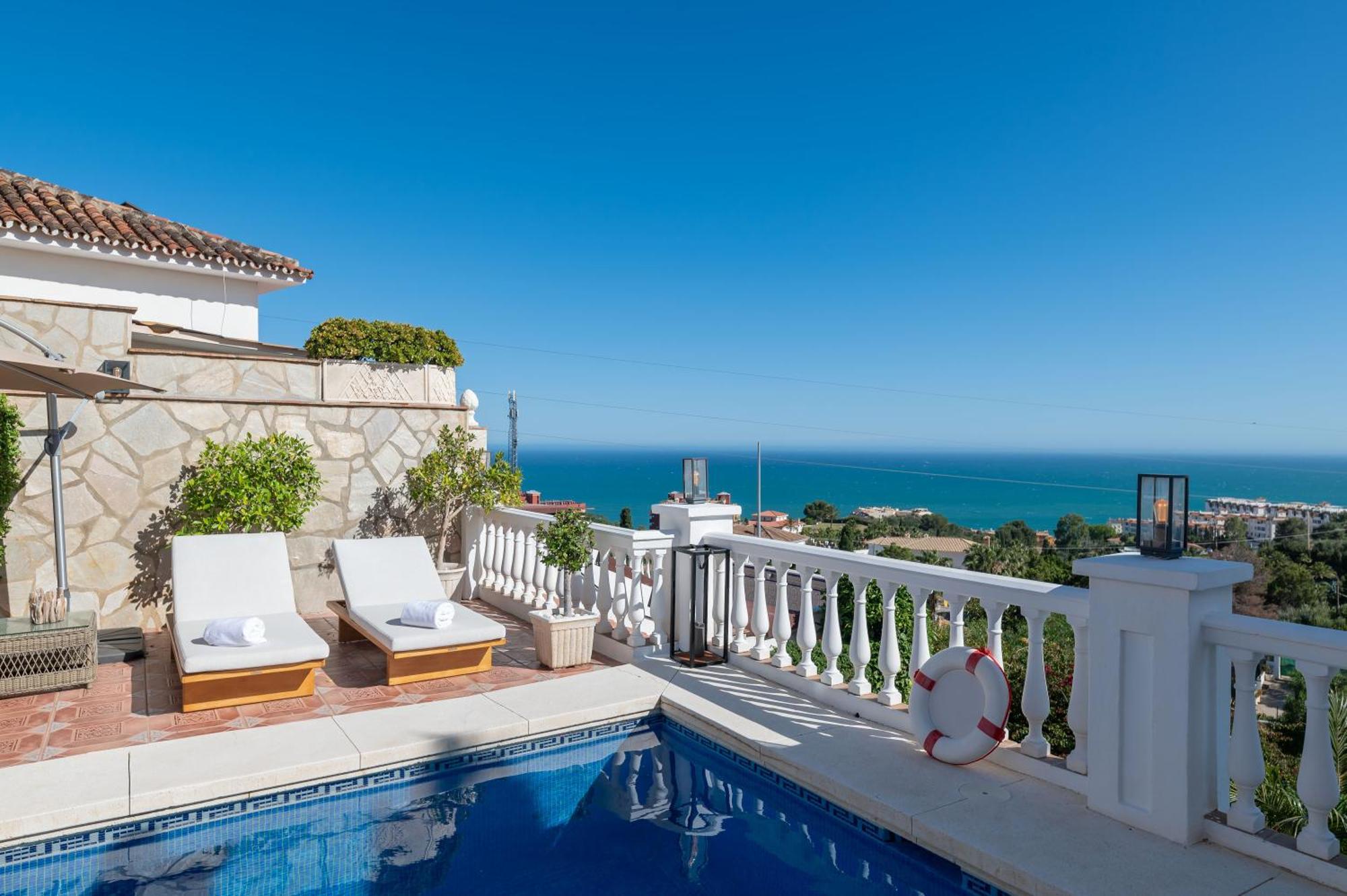 With Sea Views & Heated Pool Benalmadena