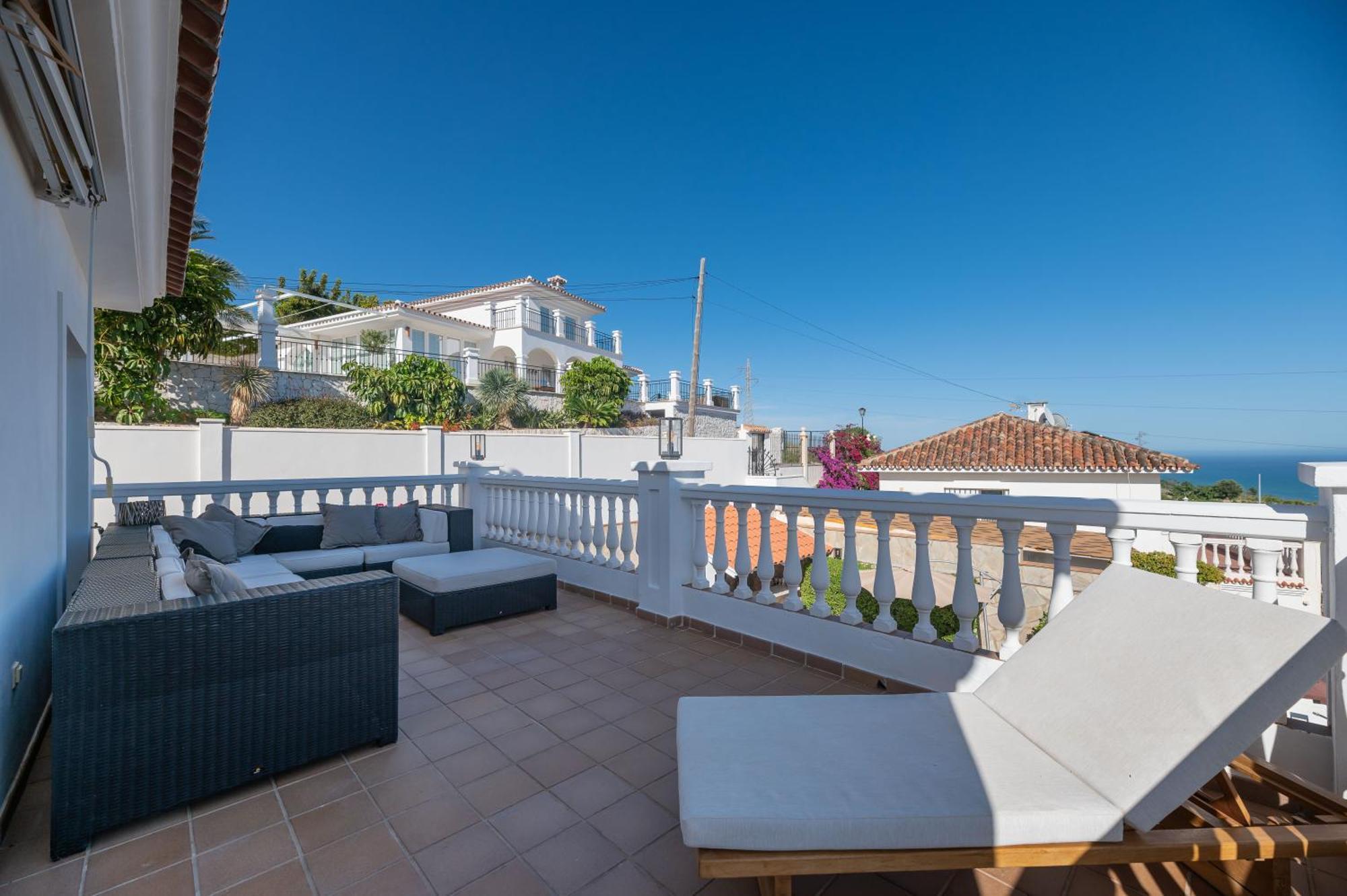 With Sea Views & Heated Pool *