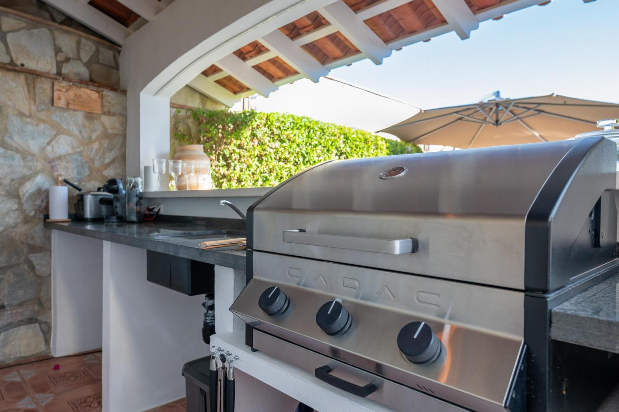 With Sea Views & Heated Pool Holiday home