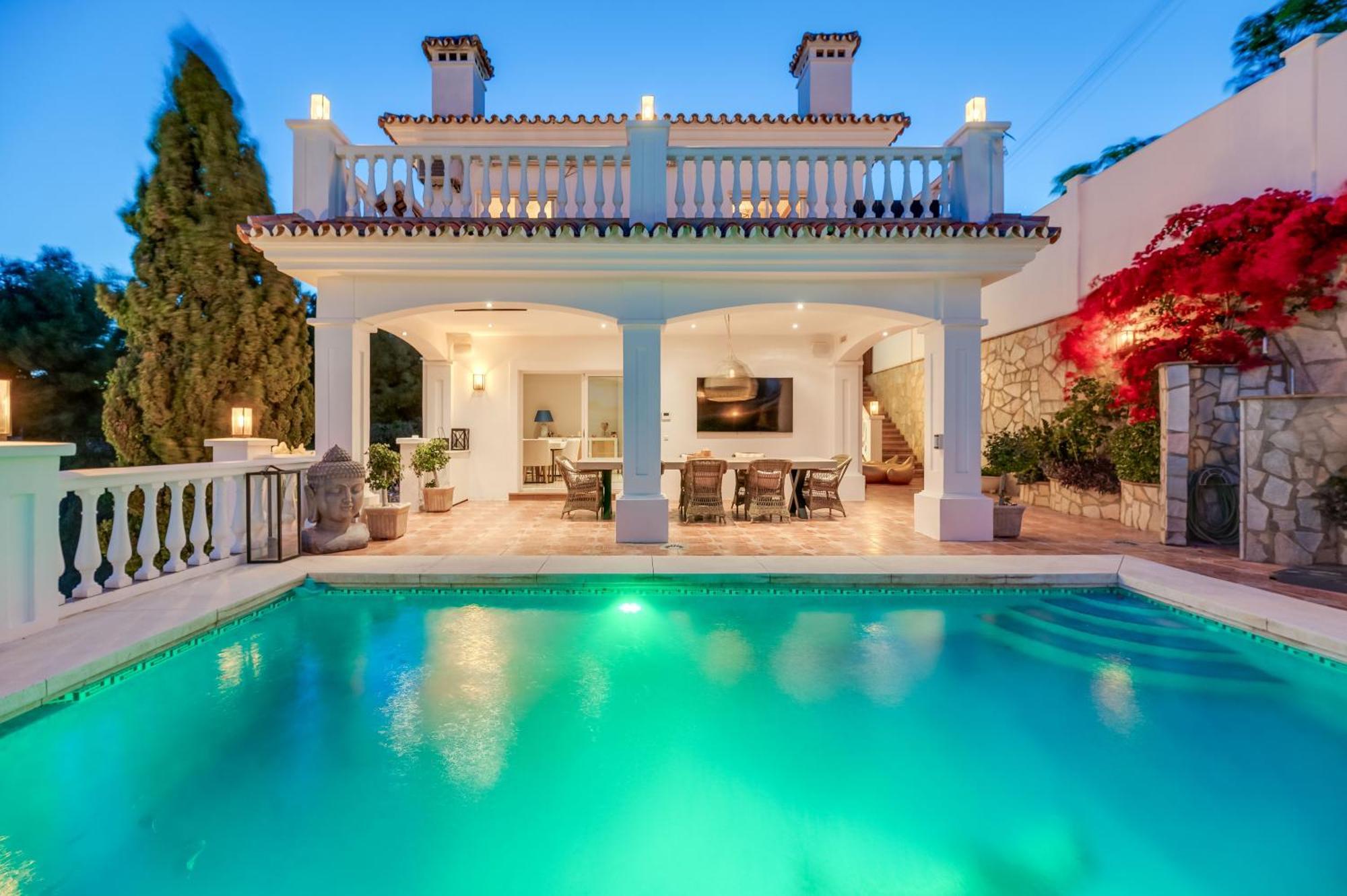 With Sea Views & Heated Pool *