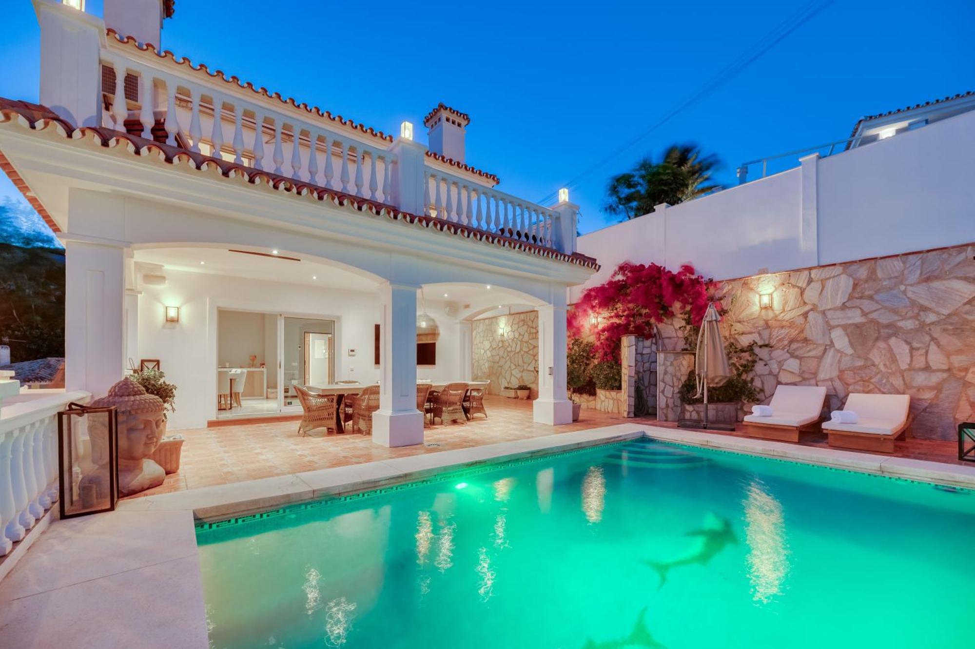 With Sea Views & Heated Pool *