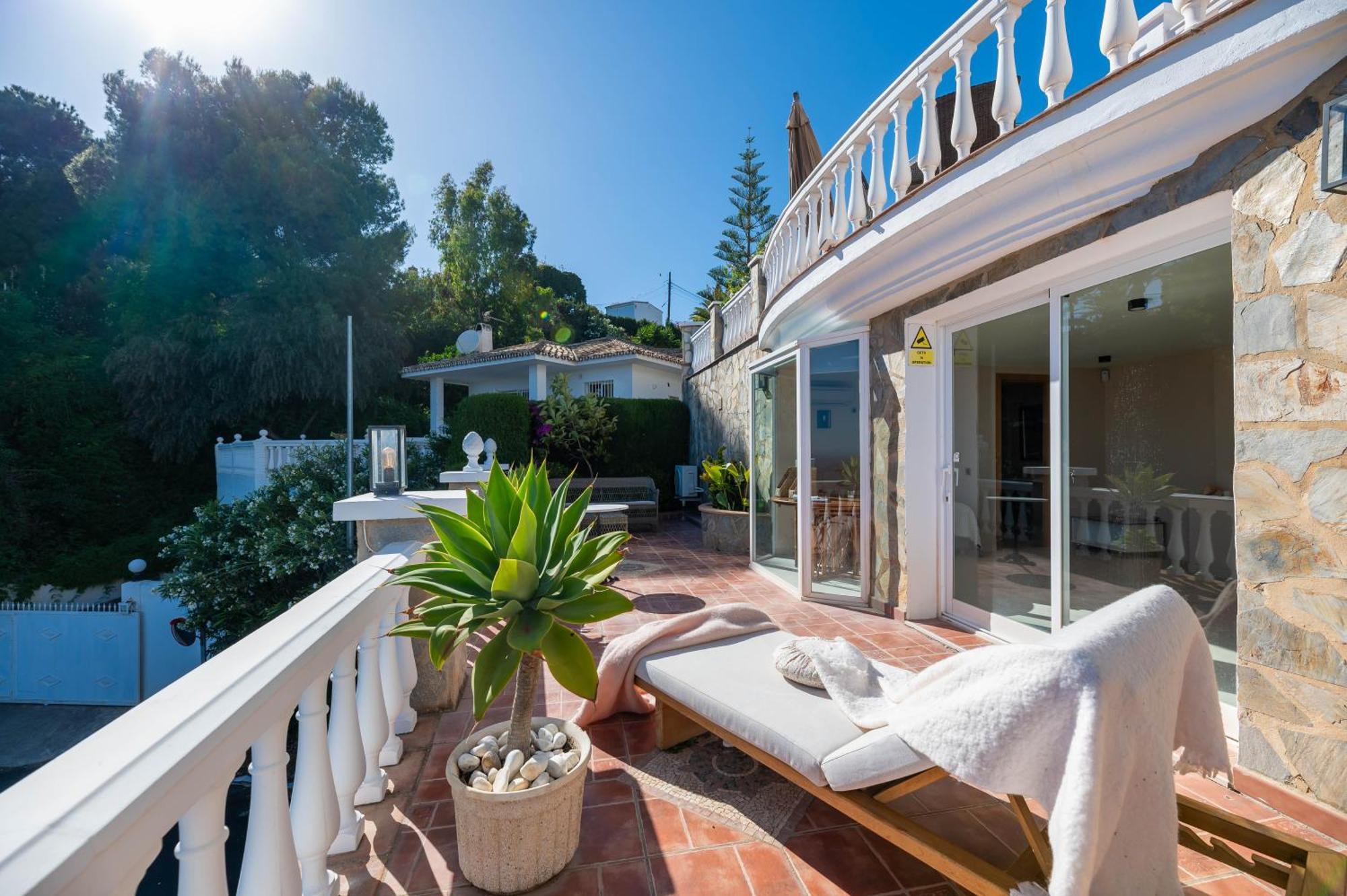 With Sea Views & Heated Pool Benalmadena