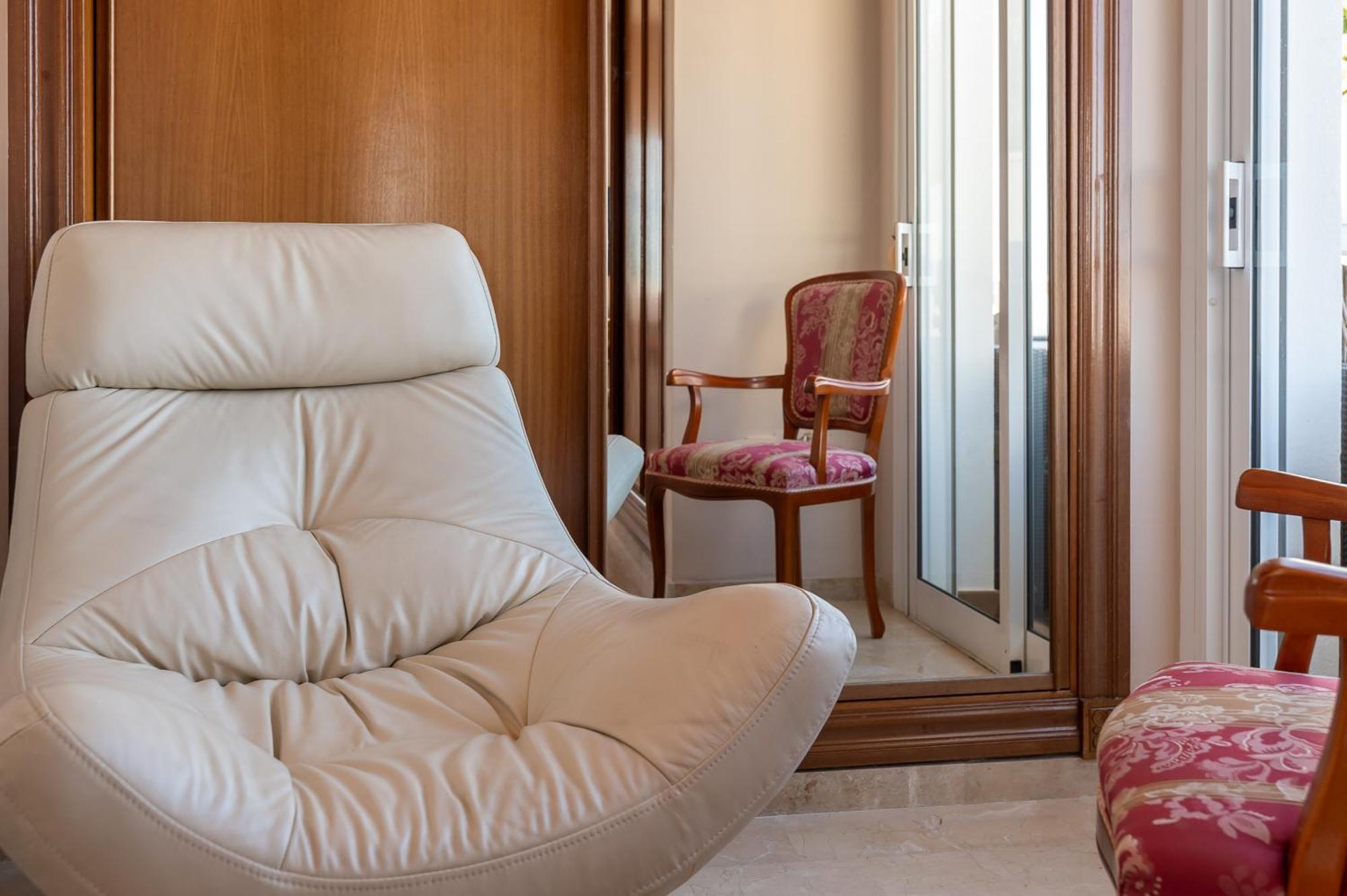With Sea Views & Heated Pool Holiday home