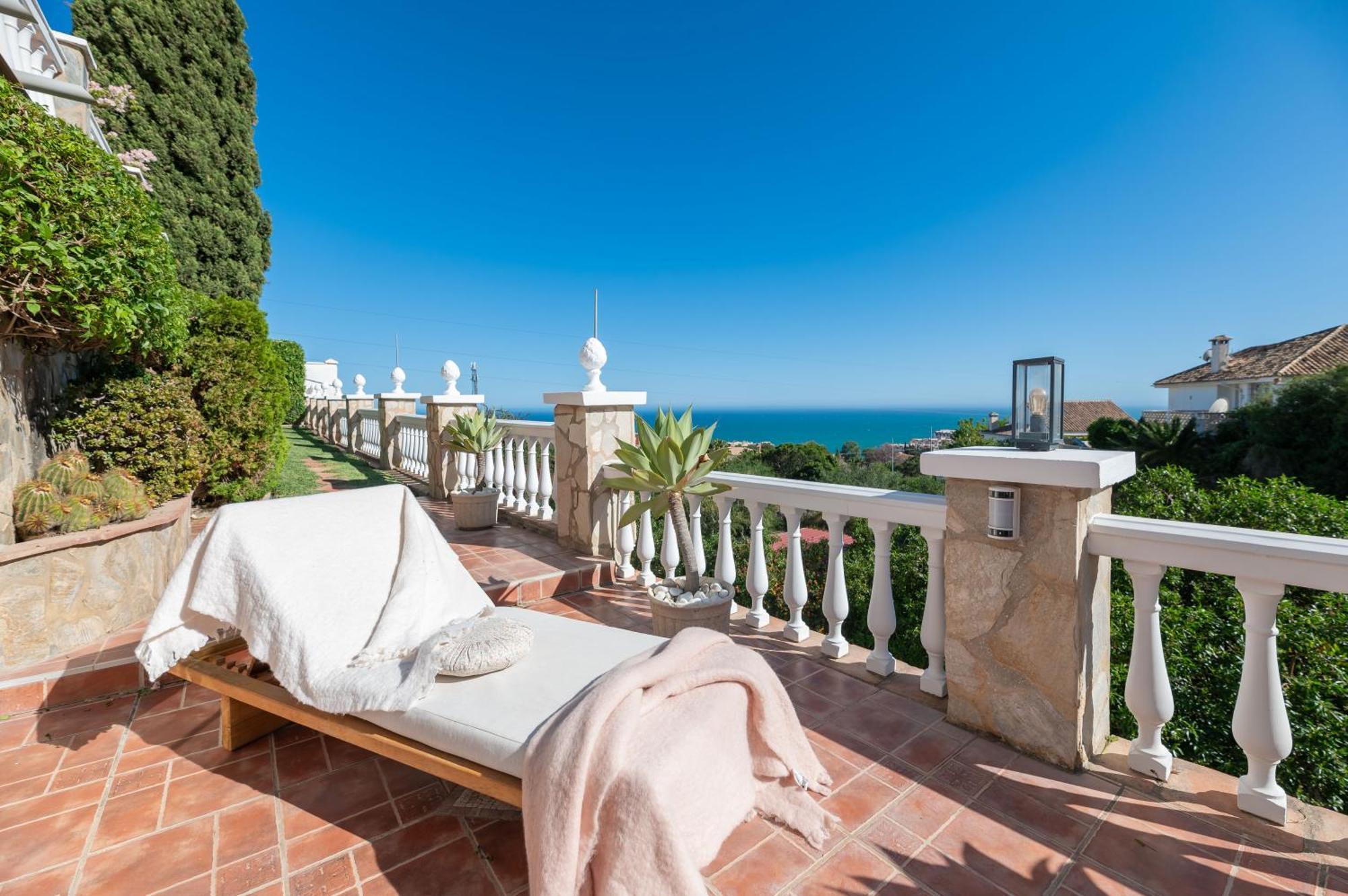 With Sea Views & Heated Pool *