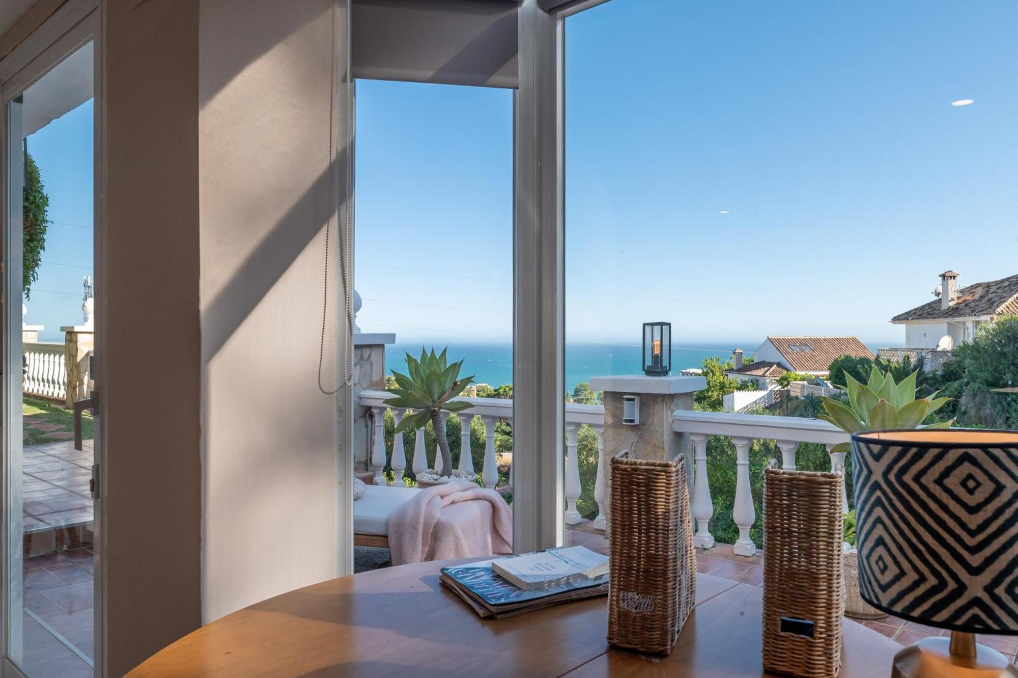 With Sea Views & Heated Pool Holiday home