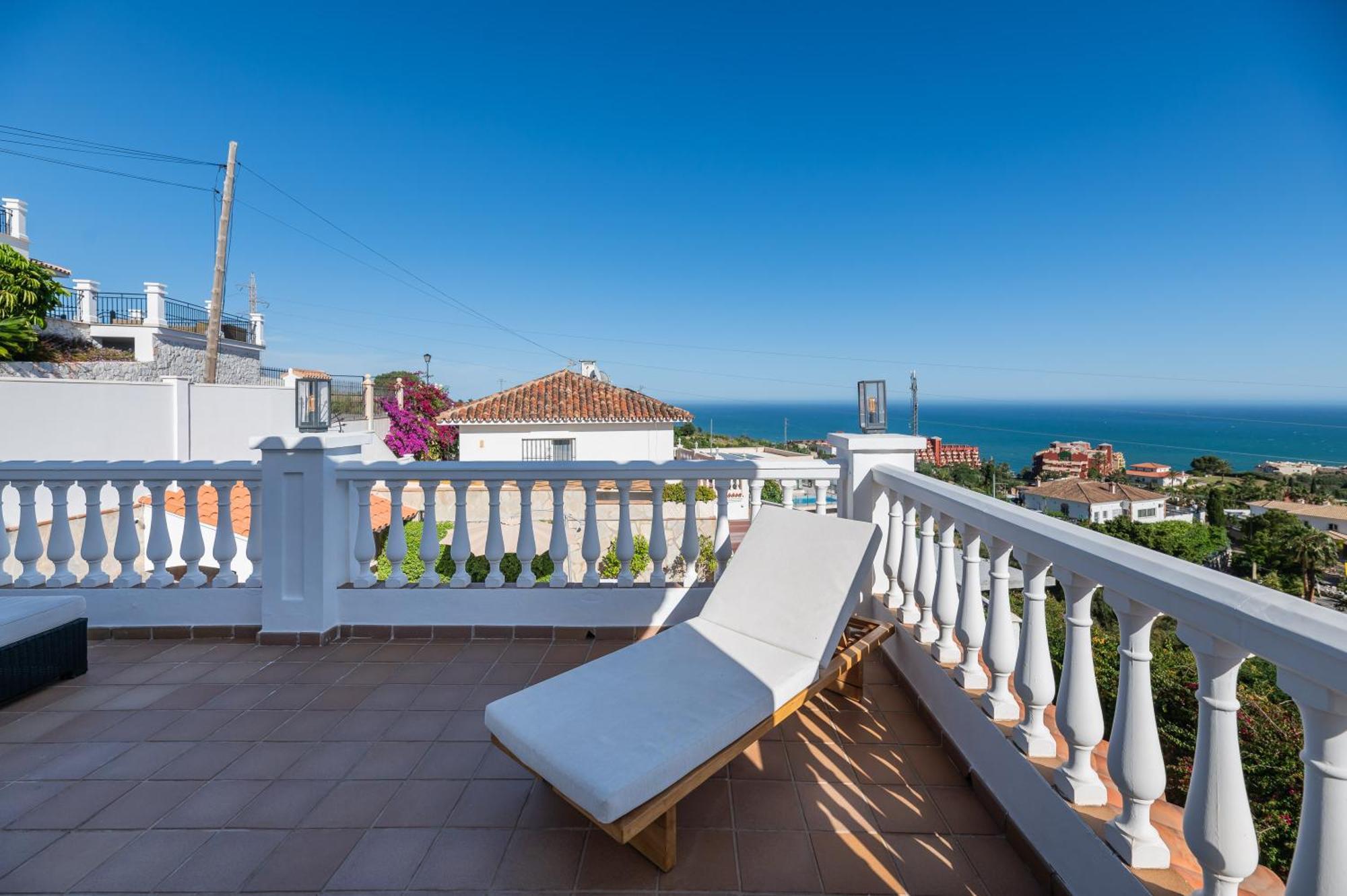 With Sea Views & Heated Pool * Benalmadena