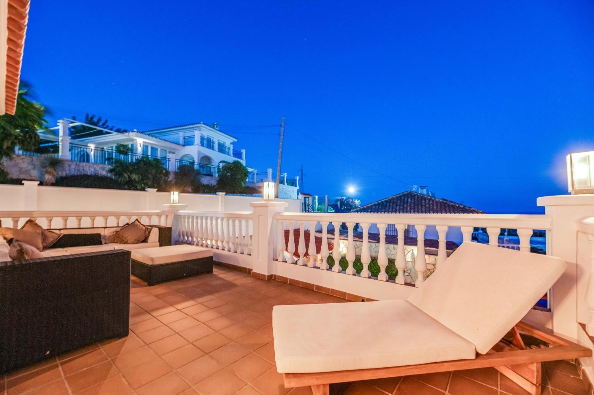 With Sea Views & Heated Pool Holiday home Benalmadena
